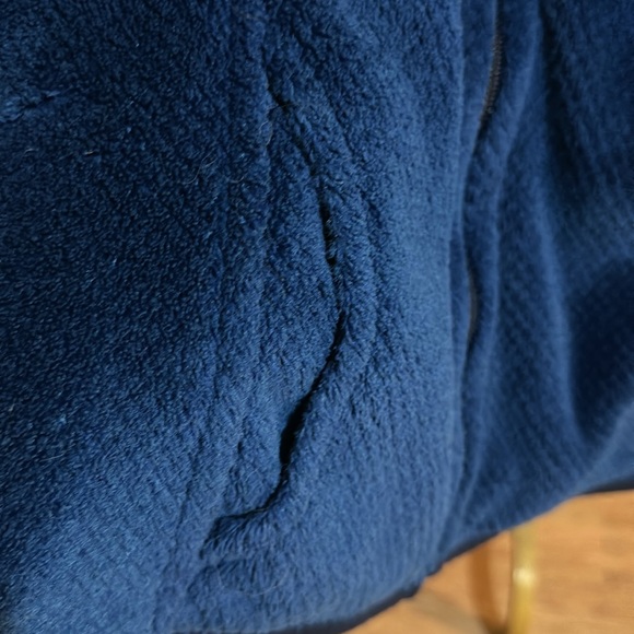 Patagonia Navy Vest, smoke free home, great condition! - Picture 4 of 4